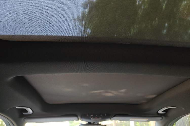 Used Mercedes-Benz GLC 2018 Facelifted GLC 260 4MATIC Dynamic Edition Headliner