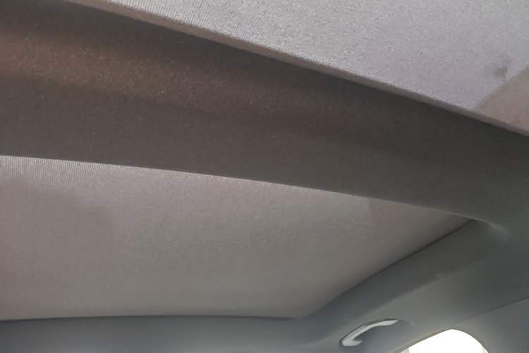 Used Mercedes-Benz GLC 2018 Facelift GLC 260 4MATIC Luxury Edition Headliner