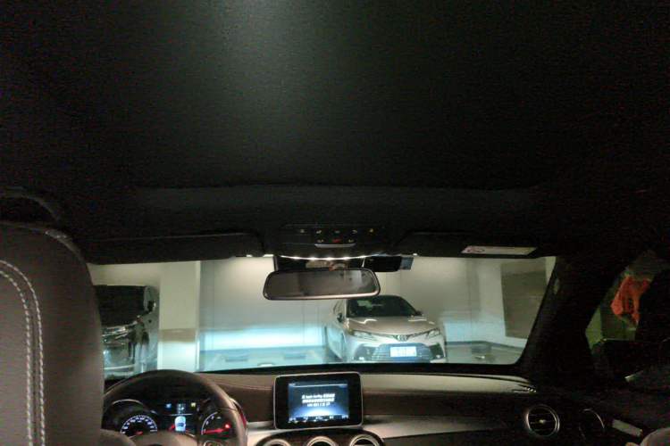 Used Mercedes-Benz GLC 2018 GLC 260 4MATIC Luxury Model Headliner