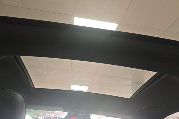 Used Mercedes-Benz GLC 2018 Facelift GLC 260 4MATIC Luxury Edition Headliner