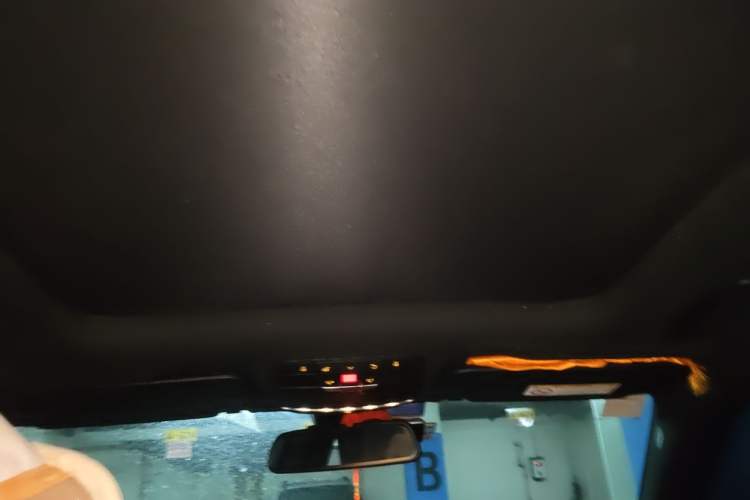 Used Mercedes-Benz GLC 2018 Facelifted GLC 260 4MATIC Dynamic Edition Headliner