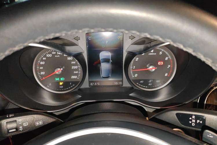 Used Mercedes-Benz GLC 2018 GLC 260 4MATIC Luxury Model Instrument Cluster