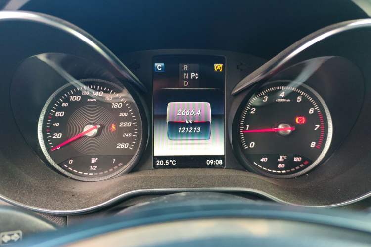 Used Mercedes-Benz GLC 2018 Facelift GLC 260 4MATIC Luxury Edition Instrument Cluster