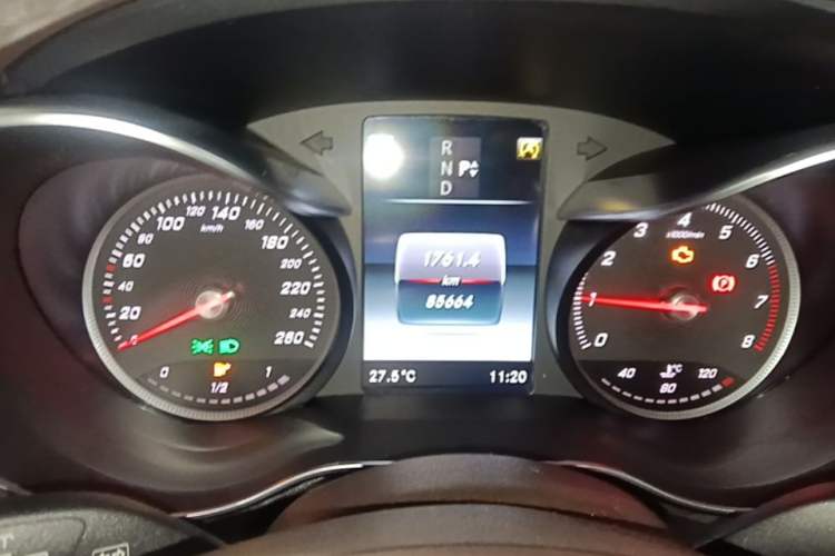 Used Mercedes-Benz GLC 2018 Facelift GLC 260 4MATIC Luxury Edition Instrument Cluster