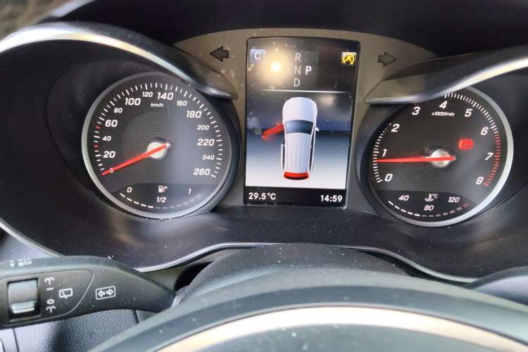 Used Mercedes-Benz GLC 2018 Facelifted GLC 260 4MATIC Dynamic Edition Instrument Cluster