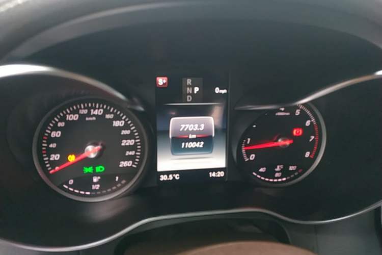 Used Mercedes-Benz GLC 2018 Facelift GLC 260 4MATIC Luxury Edition Instrument Cluster