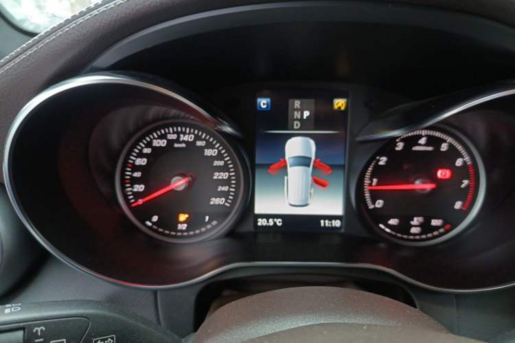 Used Mercedes-Benz GLC 2018 Facelift GLC 260 4MATIC Luxury Edition Instrument Cluster