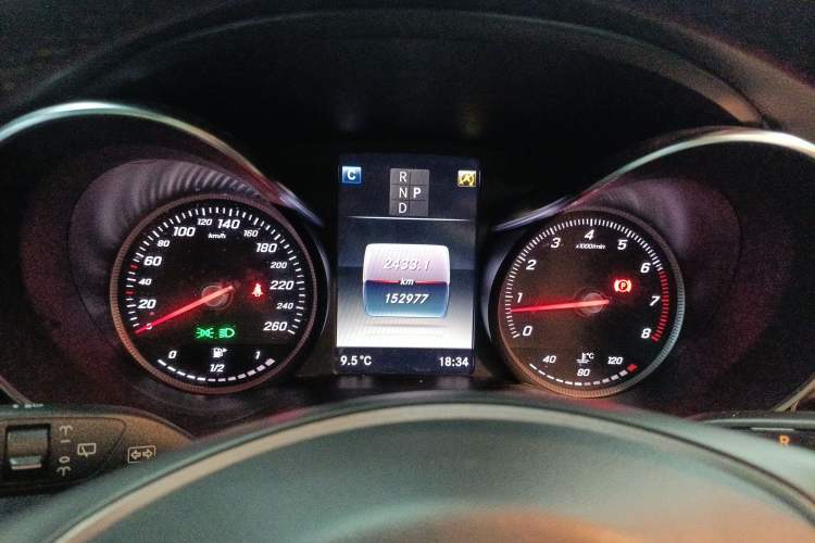 Used Mercedes-Benz GLC 2018 GLC 260 4MATIC Luxury Model Instrument Cluster