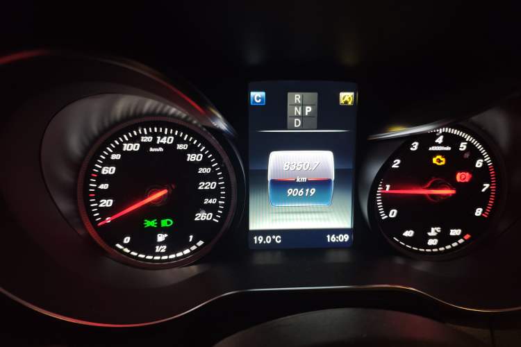 Used Mercedes-Benz GLC 2018 GLC 260 4MATIC Dynamic Edition Instrument Cluster