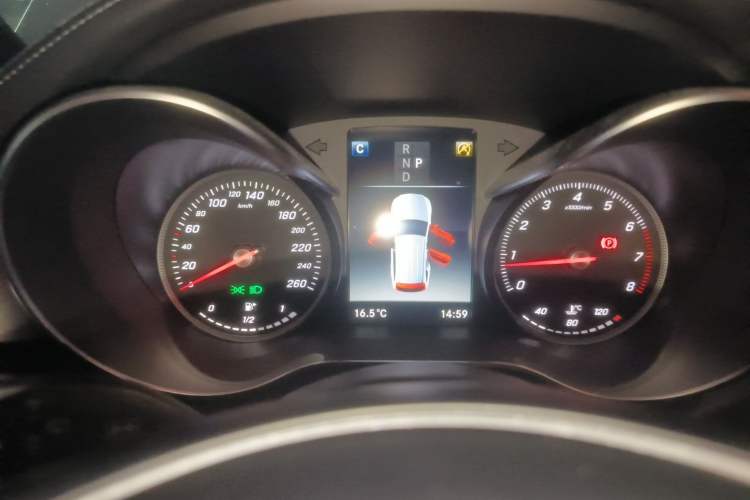 Used Mercedes-Benz GLC 2018 Refreshed GLC 300 4MATIC Dynamic Edition Instrument Cluster