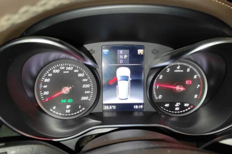 Used Mercedes-Benz GLC 2018 Facelifted GLC 260 4MATIC Dynamic Edition Instrument Cluster