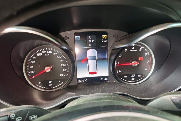 Used Mercedes-Benz GLC 2018 GLC 260 4MATIC Luxury Model Instrument Cluster