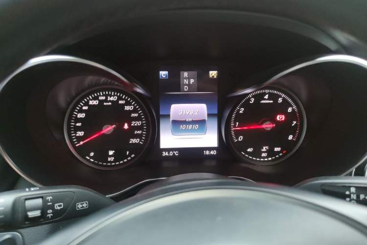 Used Mercedes-Benz GLC 2018 GLC 260 4MATIC Luxury Model Instrument Cluster