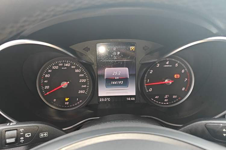 Used Mercedes-Benz GLC 2018 GLC 260 4MATIC Luxury Model Instrument Cluster