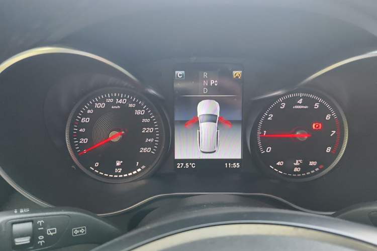 Used Mercedes-Benz GLC 2018 GLC 260 4MATIC Luxury Model Instrument Cluster