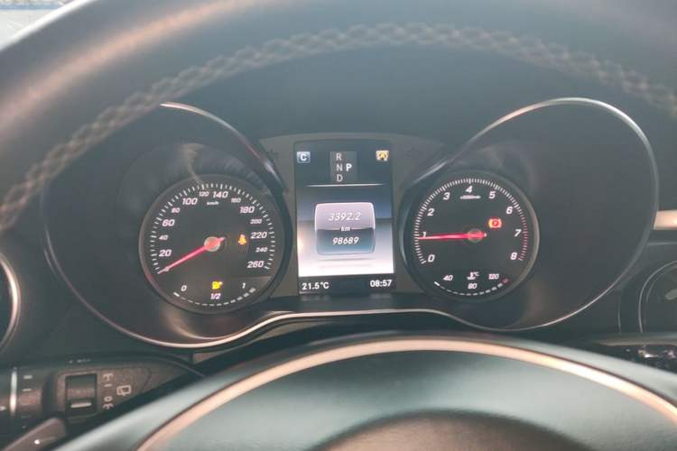 Used Mercedes-Benz GLC 2018 GLC 260 4MATIC Luxury Model Instrument Cluster
