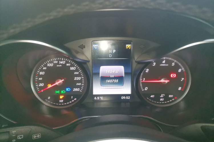 Used Mercedes-Benz GLC 2018 Facelifted GLC 260 4MATIC Dynamic Edition Instrument Cluster