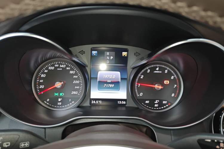 Used Mercedes-Benz GLC 2018 GLC 260 4MATIC Luxury Model Instrument Cluster