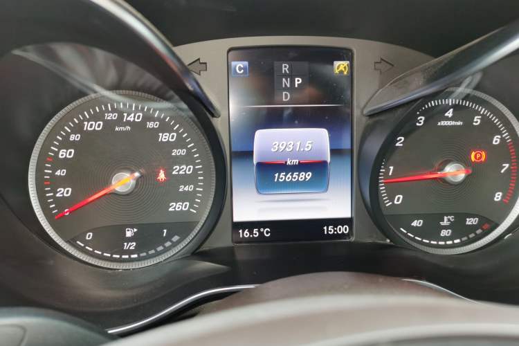 Used Mercedes-Benz GLC 2018 GLC 260 4MATIC Luxury Model Instrument Cluster