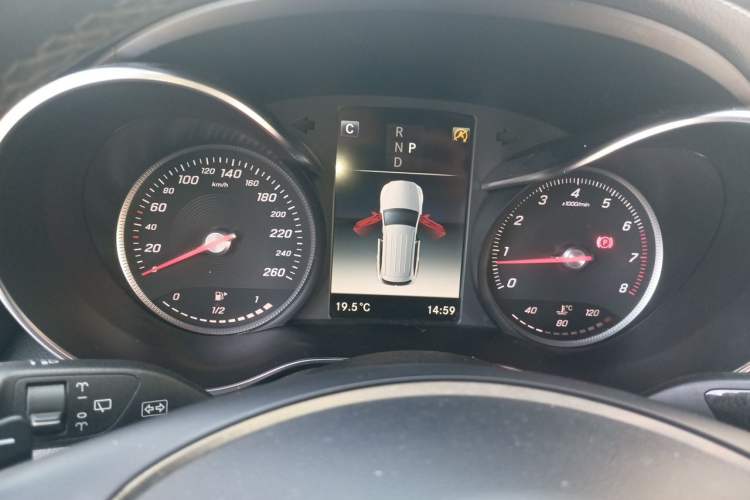 Used Mercedes-Benz GLC 2018 Facelift GLC 260 4MATIC Luxury Edition Instrument Cluster