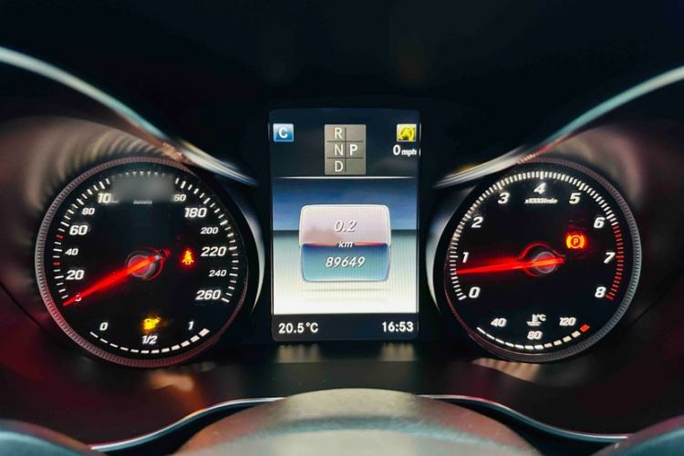 Used Mercedes-Benz GLC 2018 Facelift GLC 260 4MATIC Luxury Edition Instrument Cluster