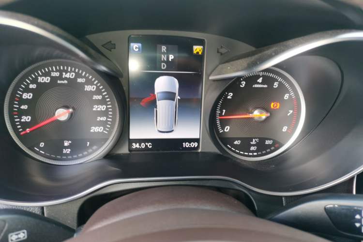 Used Mercedes-Benz GLC 2018 GLC 260 4MATIC Luxury Model Instrument Cluster