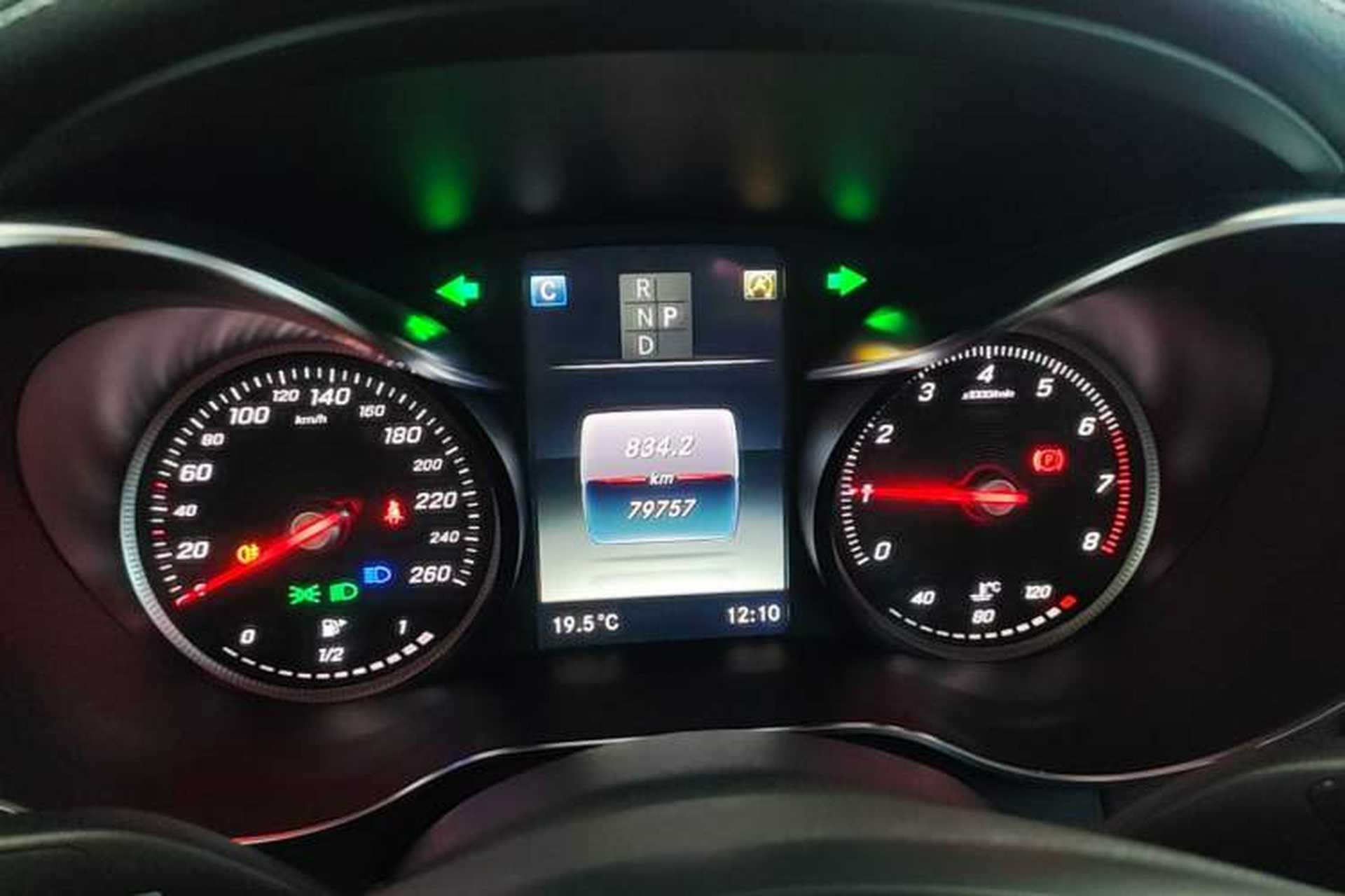 Used Mercedes-Benz GLC 2018 GLC 260 4MATIC Luxury Model Instrument Cluster
