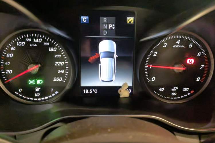 Used Mercedes-Benz GLC 2018 GLC 300 4MATIC Sport Edition Instrument Cluster