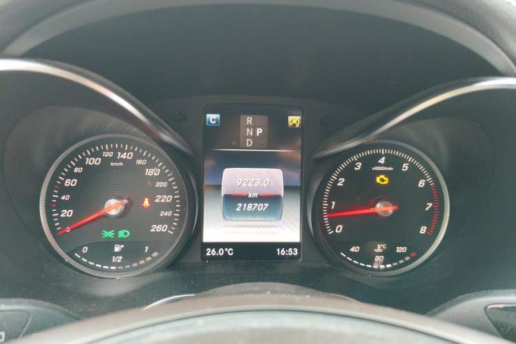 Used Mercedes-Benz GLC 2018 GLC 260 4MATIC Luxury Model Instrument Cluster