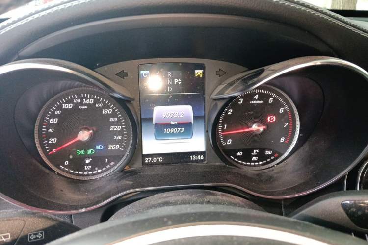 Used Mercedes-Benz GLC 2018 GLC 260 4MATIC Luxury Model Instrument Cluster
