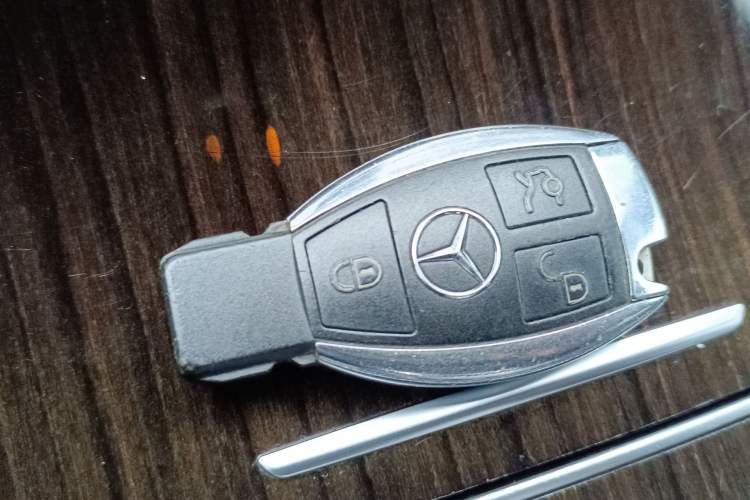 Used Mercedes-Benz GLC 2018 Facelift GLC 260 4MATIC Luxury Edition Interior 1