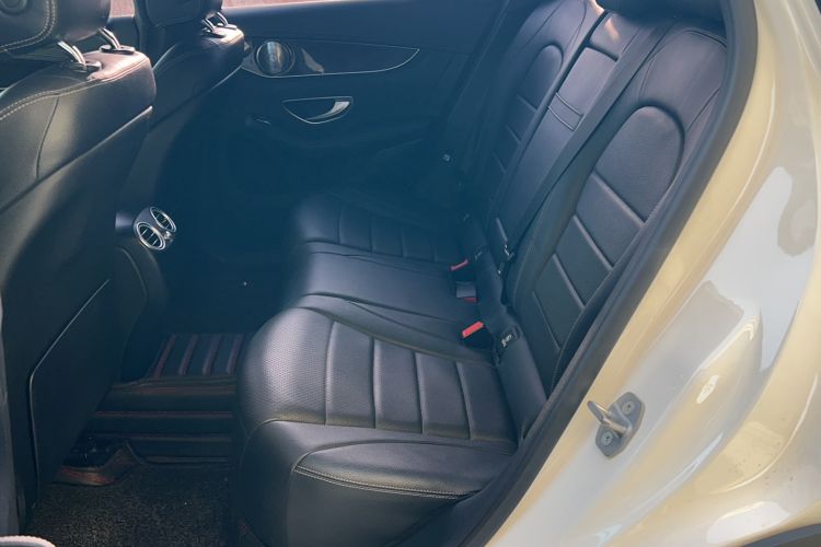 Used Mercedes-Benz GLC 2018 GLC 260 4MATIC Luxury Model Interior 1