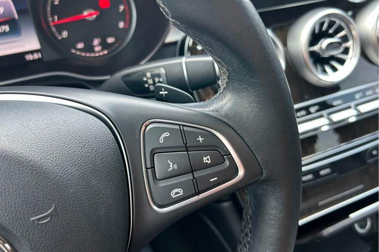 Used Mercedes-Benz GLC 2018 GLC 260 4MATIC Dynamic Edition Interior 10