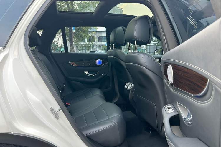 Used Mercedes-Benz GLC 2018 GLC 260 4MATIC Dynamic Edition Interior 12