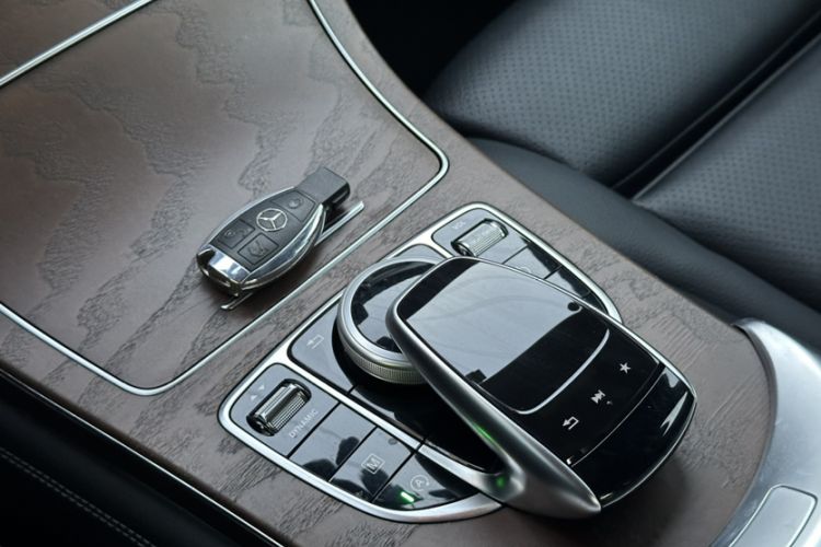 Used Mercedes-Benz GLC 2018 GLC 300 4MATIC Sport Edition Interior 2