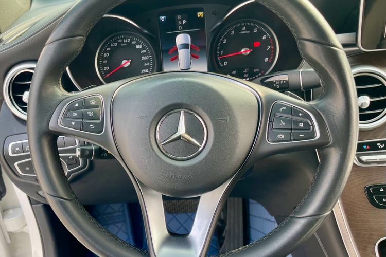 Used Mercedes-Benz GLC 2018 GLC 300 4MATIC Sport Edition Interior 2