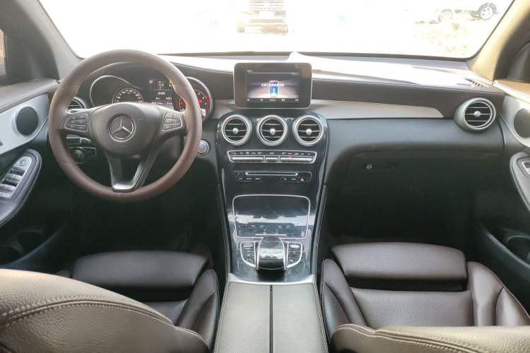 Used Mercedes-Benz GLC 2018 GLC 200 4MATIC Interior 2