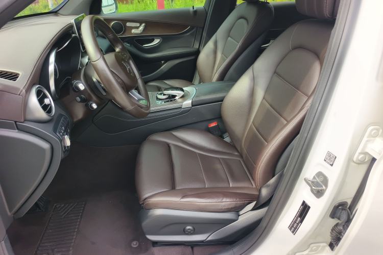 Used Mercedes-Benz GLC 2018 GLC 300 4MATIC Sport Edition Interior 2