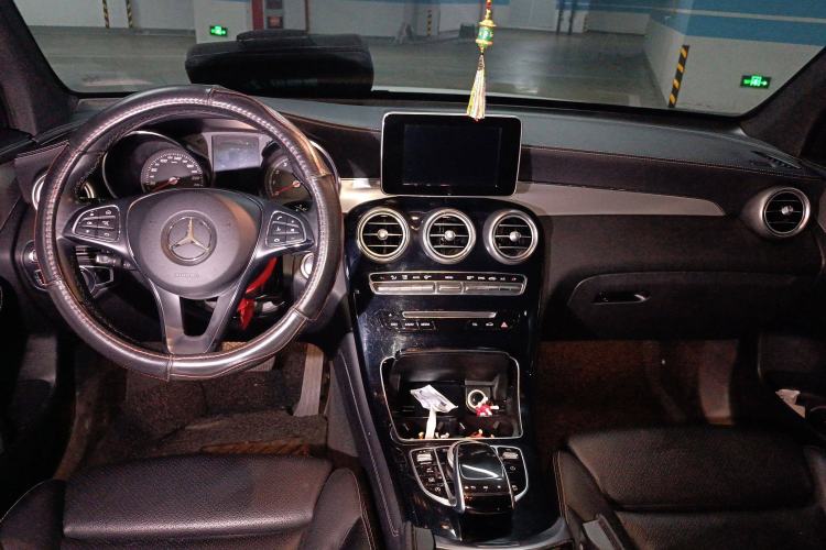 Used Mercedes-Benz GLC 2018 GLC 200 4MATIC Interior 2