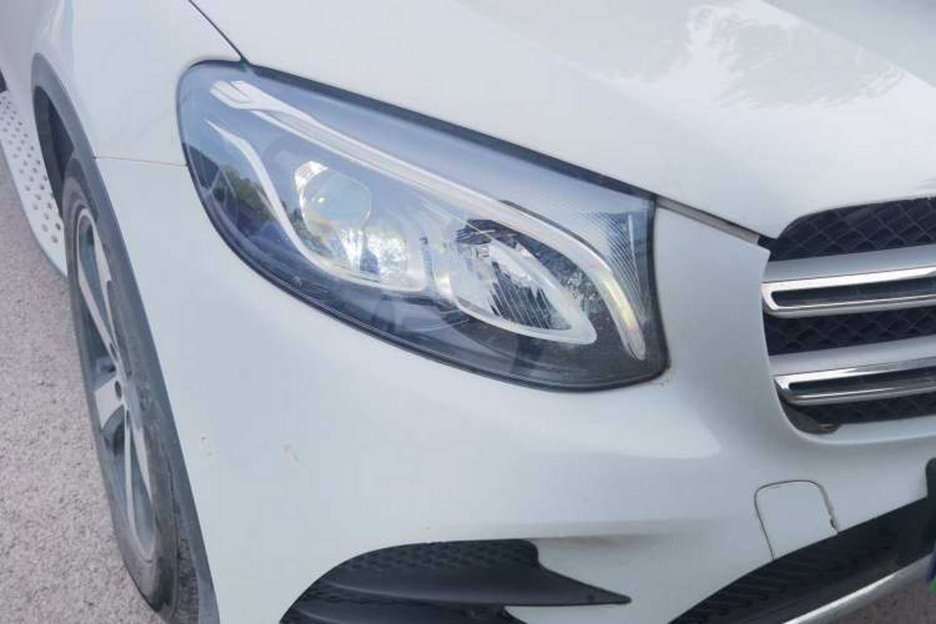 Used Mercedes-Benz GLC 2018 Facelift GLC 260 4MATIC Luxury Edition Interior 2