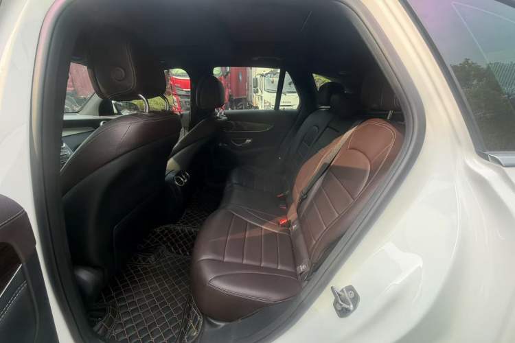 Used Mercedes-Benz GLC 2018 GLC 260 4MATIC Dynamic Edition Interior 2