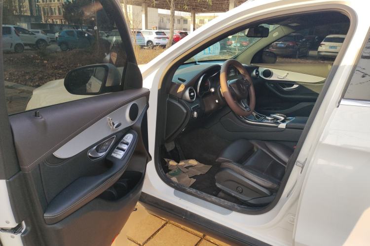 Used Mercedes-Benz GLC 2018 GLC 200 4MATIC Interior 3