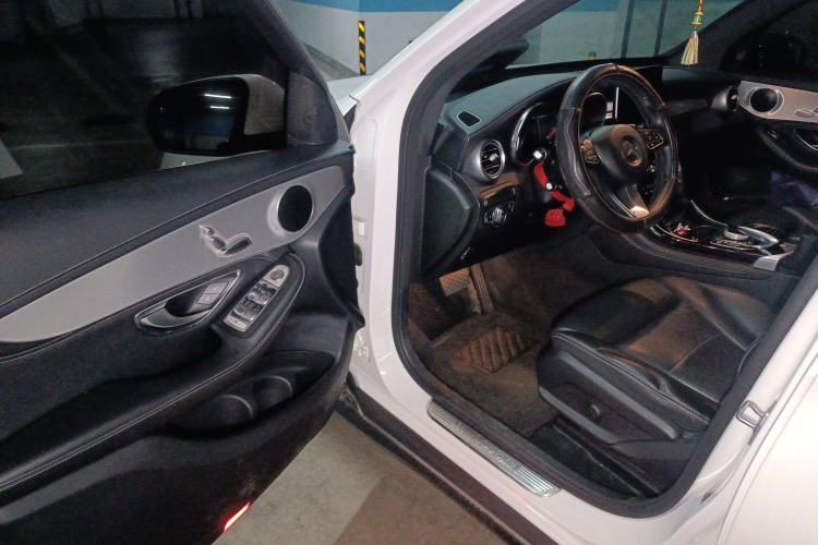 Used Mercedes-Benz GLC 2018 GLC 200 4MATIC Interior 3