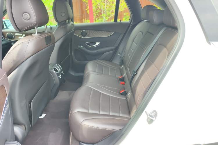 Used Mercedes-Benz GLC 2018 GLC 300 4MATIC Sport Edition Interior 4