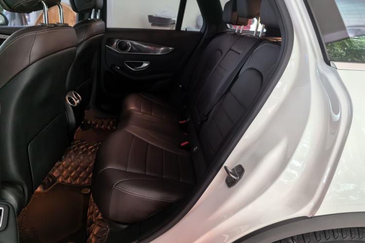 Used Mercedes-Benz GLC 2018 GLC 260 4MATIC Dynamic Edition Interior 4