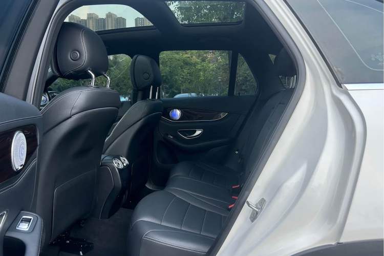 Used Mercedes-Benz GLC 2018 GLC 260 4MATIC Dynamic Edition Interior 5