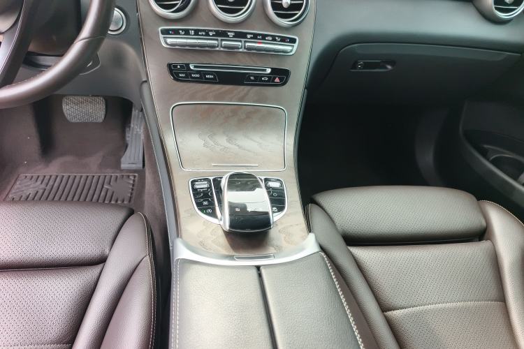 Used Mercedes-Benz GLC 2018 GLC 300 4MATIC Sport Edition Interior 5
