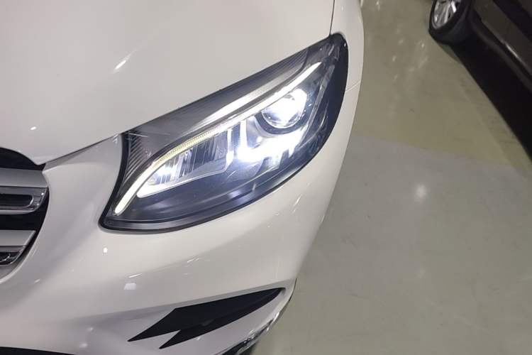 Used Mercedes-Benz GLC 2018 Facelift GLC 260 4MATIC Luxury Edition Left Front Headlight