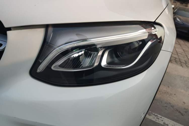 Used Mercedes-Benz GLC 2018 GLC 260 4MATIC Luxury Model Left Front Headlight