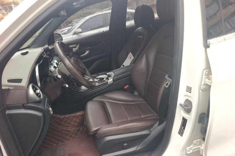Used Mercedes-Benz GLC 2018 Facelift GLC 260 4MATIC Luxury Edition Left Front Seat